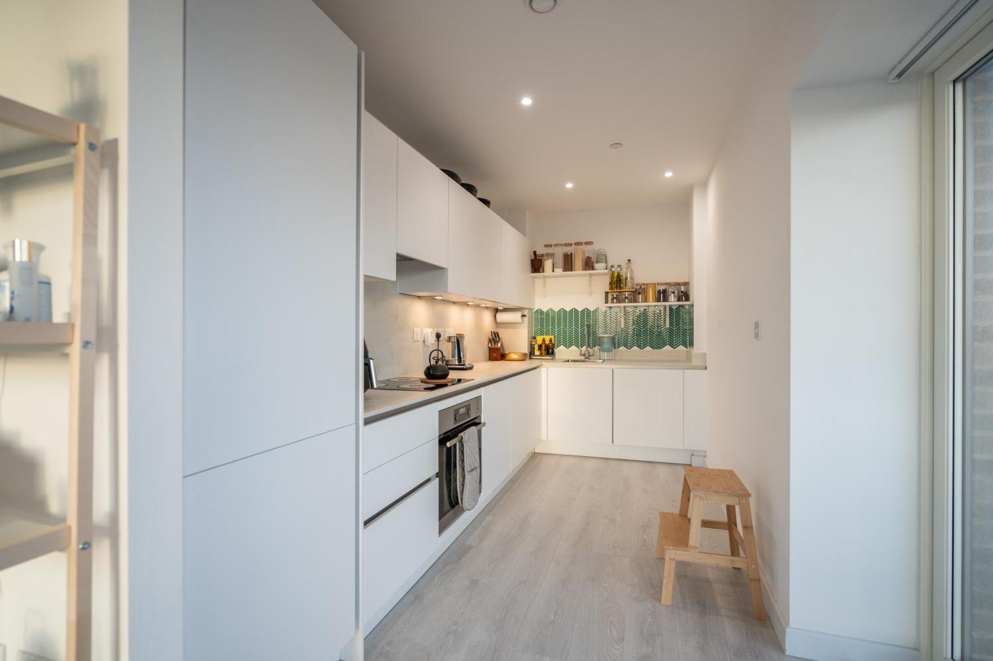 Sunset Retreat: Steps From Heathrow/Twickenham Daire Hounslow Dış mekan fotoğraf