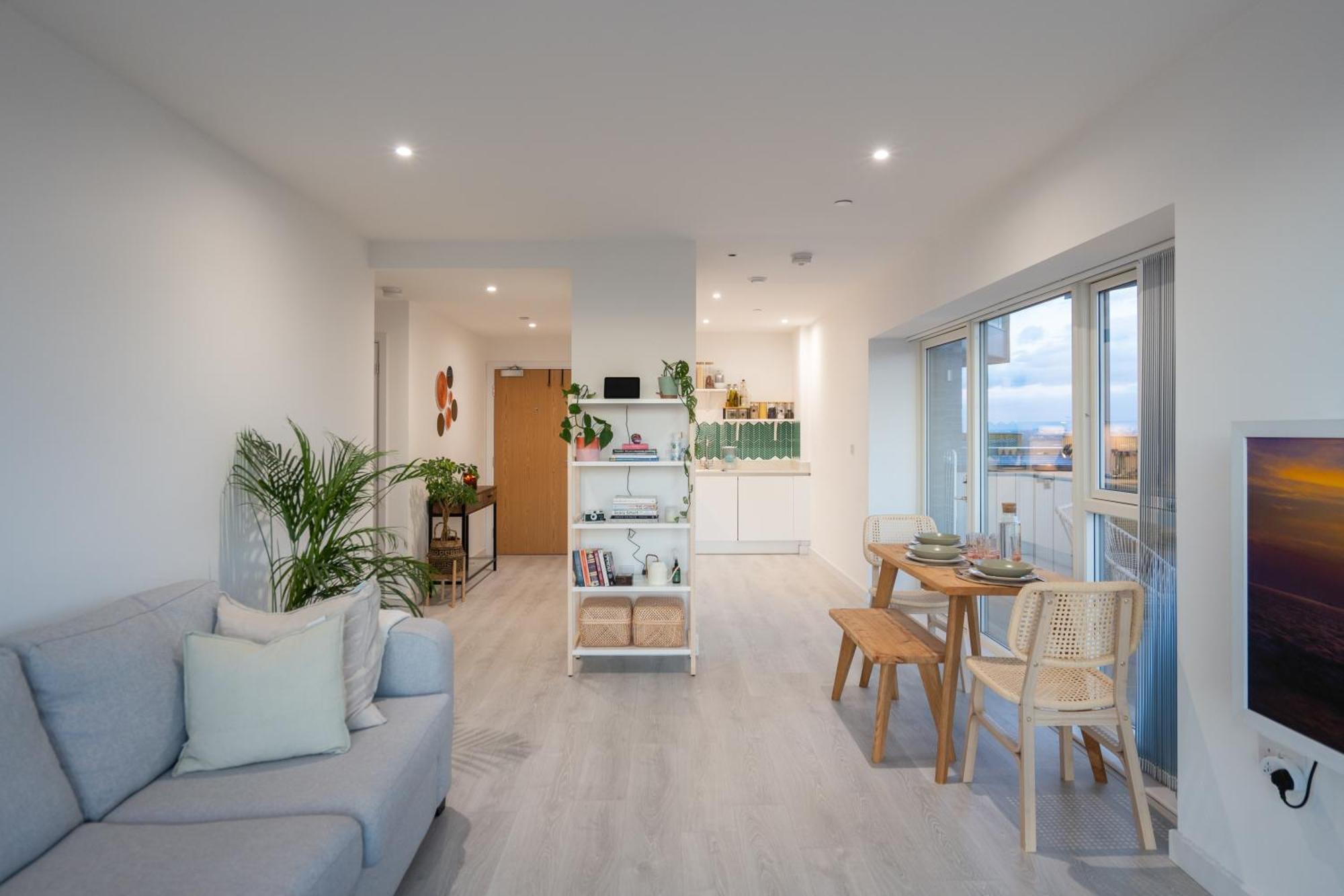 Sunset Retreat: Steps From Heathrow/Twickenham Daire Hounslow Dış mekan fotoğraf